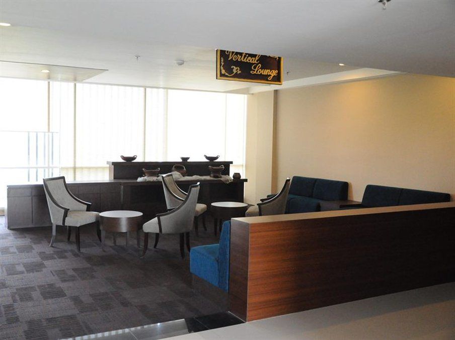 Grand Cakra Hotel Malang Exterior photo