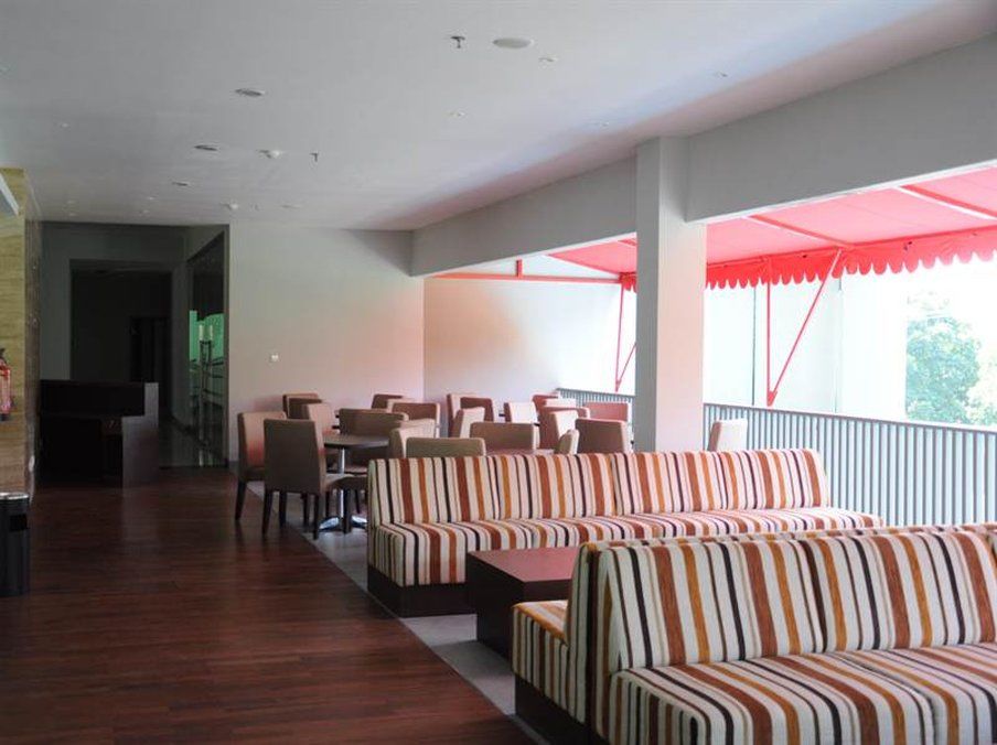 Grand Cakra Hotel Malang Exterior photo